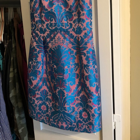 size 4 - Picture 2 of 5